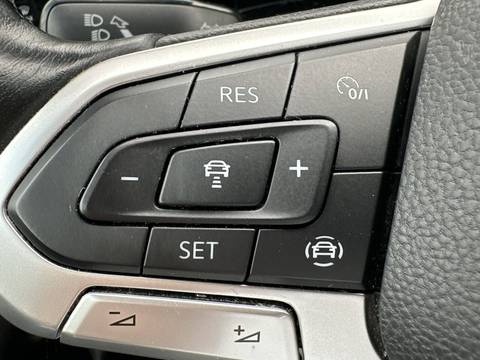 2021 Volkswagen Golf — sličica 30