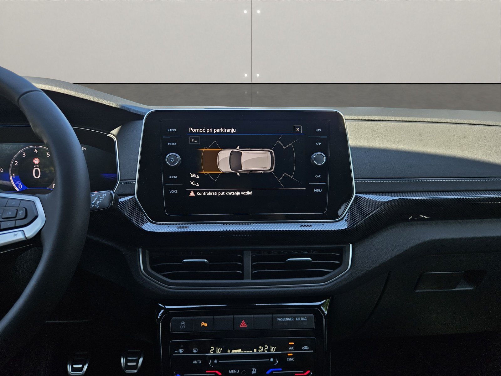 2026 Volkswagen T-Cross R-Line — fotografija 17