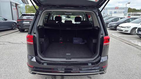 2022 Volkswagen Touran — sličica 12
