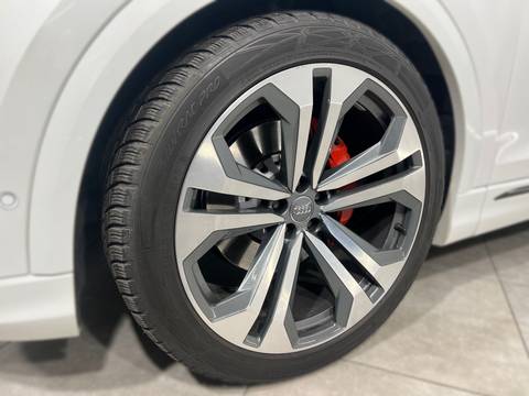 2018 Audi Q8 — sličica 11