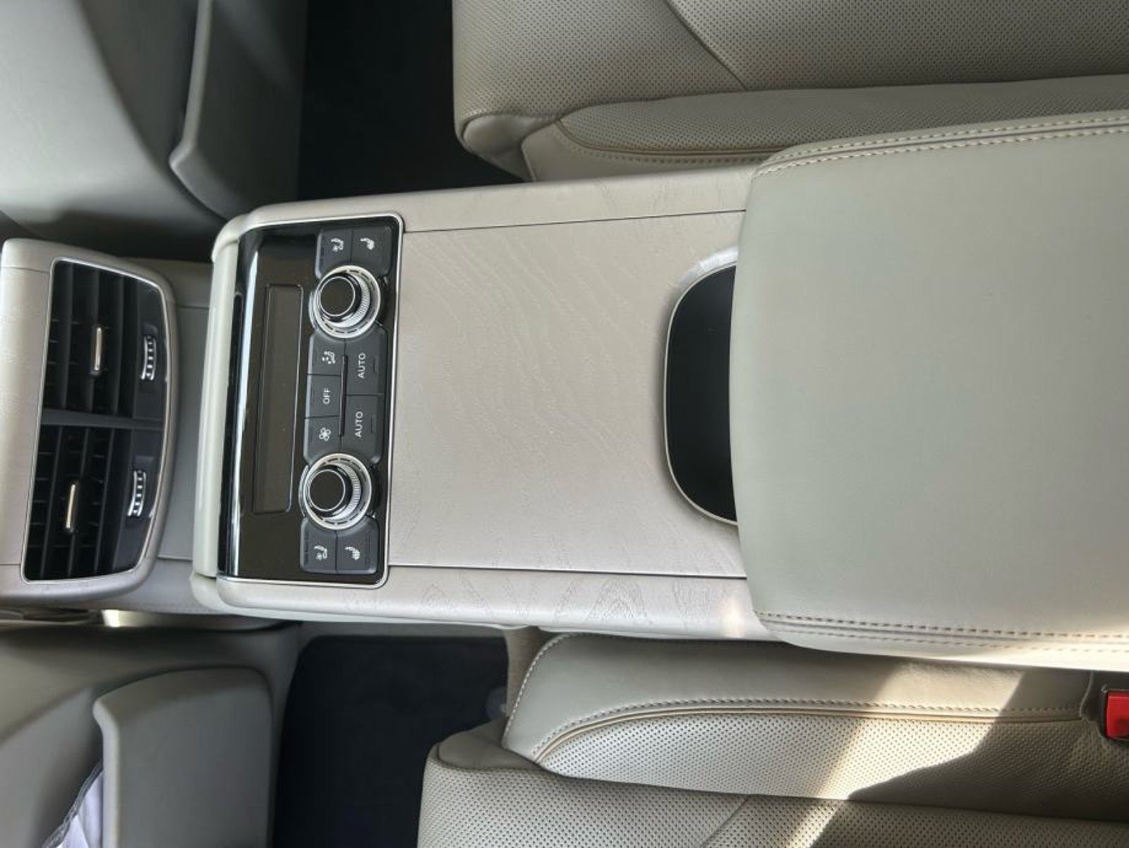 2016 Audi S8 — fotografija 12