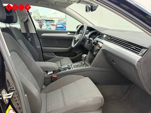 2021 Volkswagen Passat — sličica 6