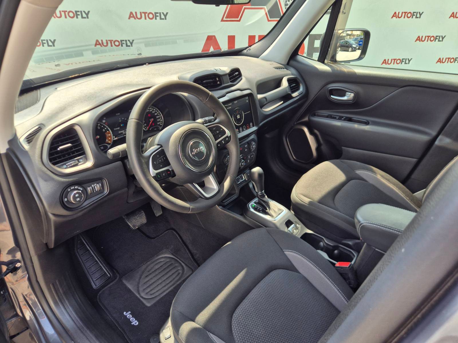 2023 Jeep Renegade — fotografija 16