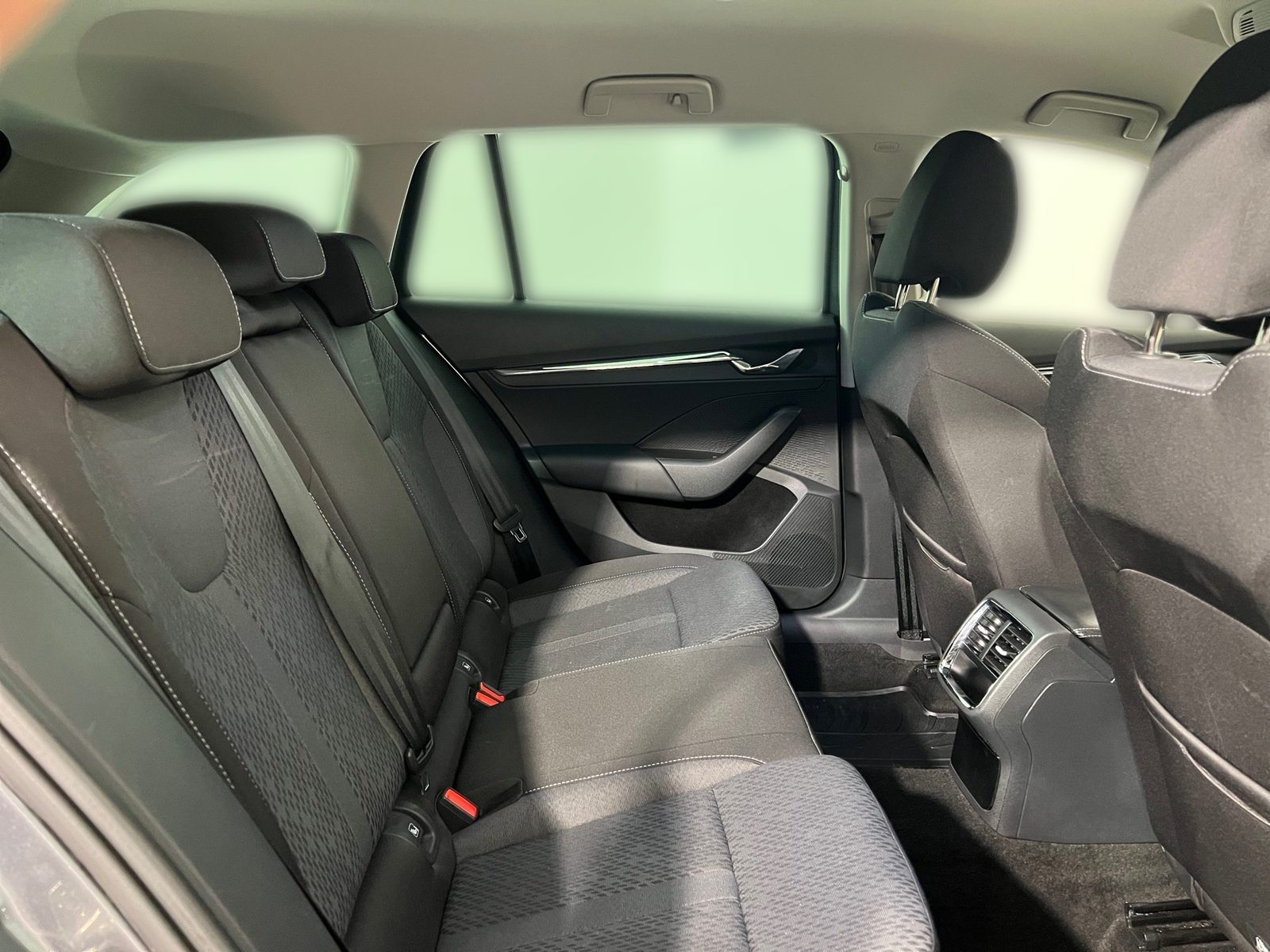 2022 Škoda Octavia Combi — fotografija 20