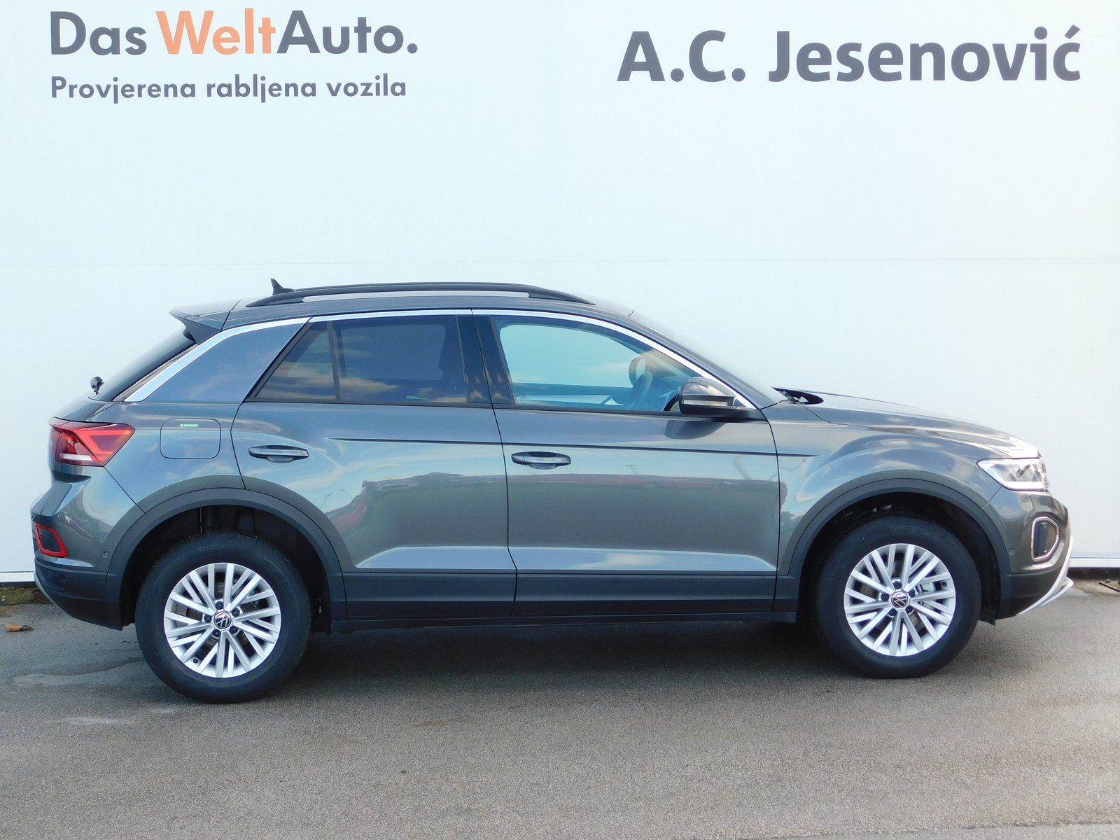2023 Volkswagen T-Roc — fotografija 4