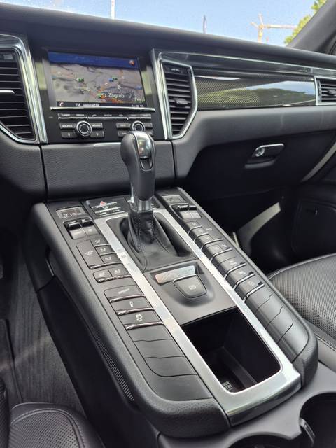 2014 Porsche Macan — sličica 16