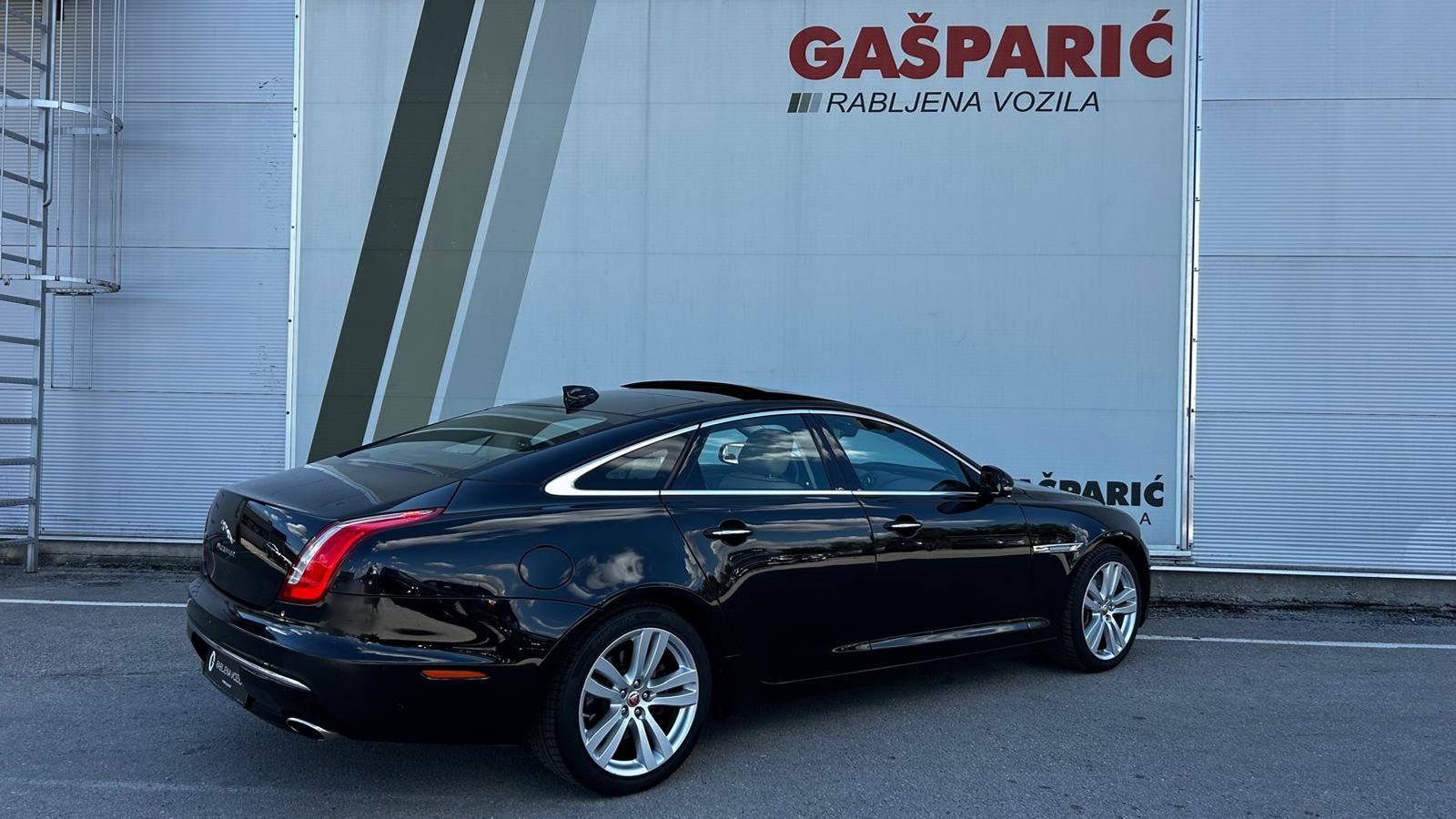 2019 Jaguar XJ — fotografija 4