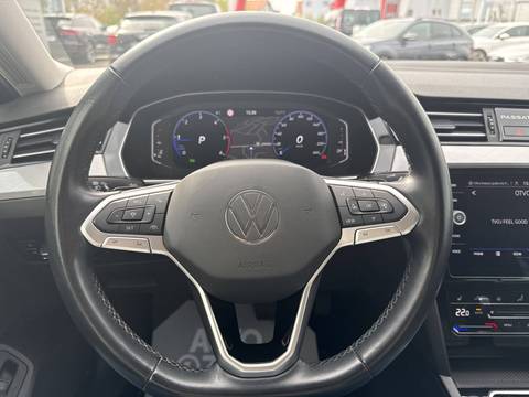 2022 Volkswagen Passat — sličica 28