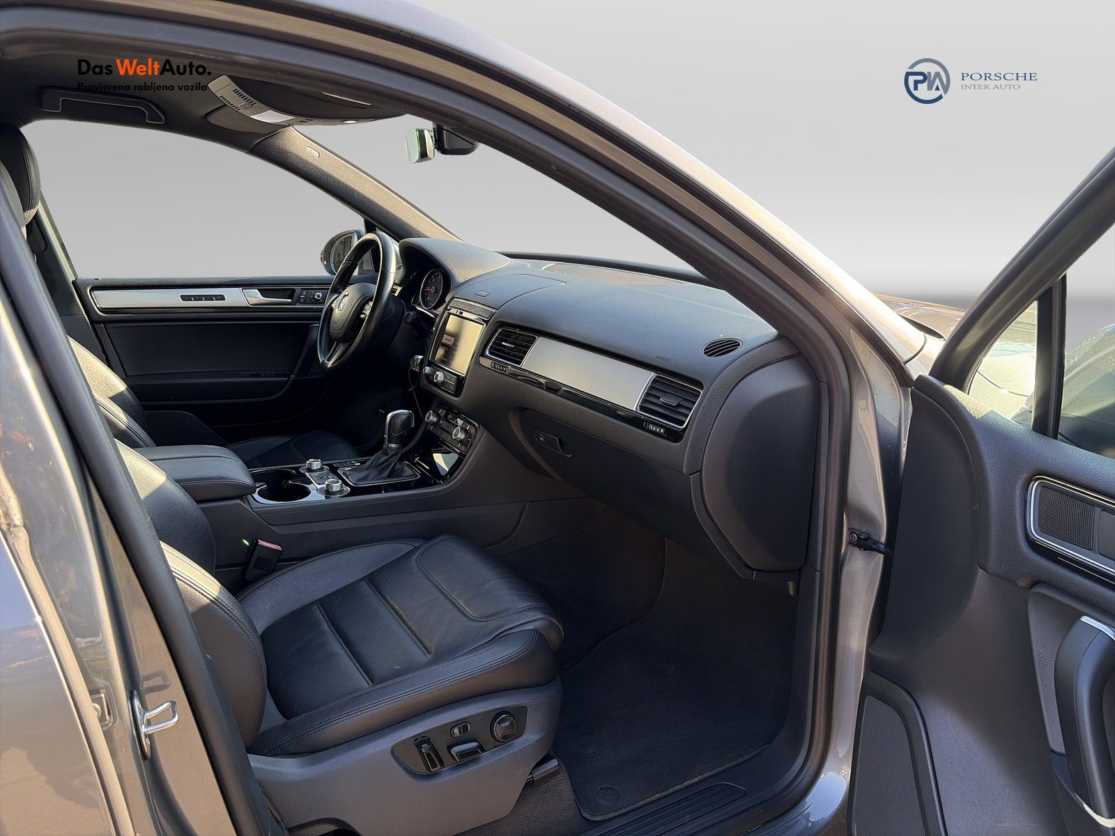 2016 Volkswagen Touareg R-Line — fotografija 10