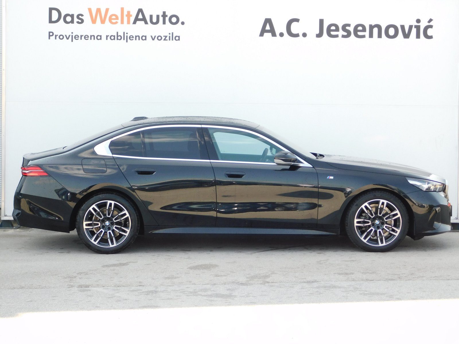 2024 BMW Serija 5 — fotografija 4