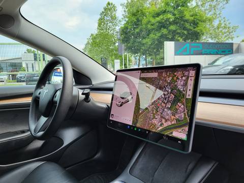 2021 Tesla Model 3 — sličica 21