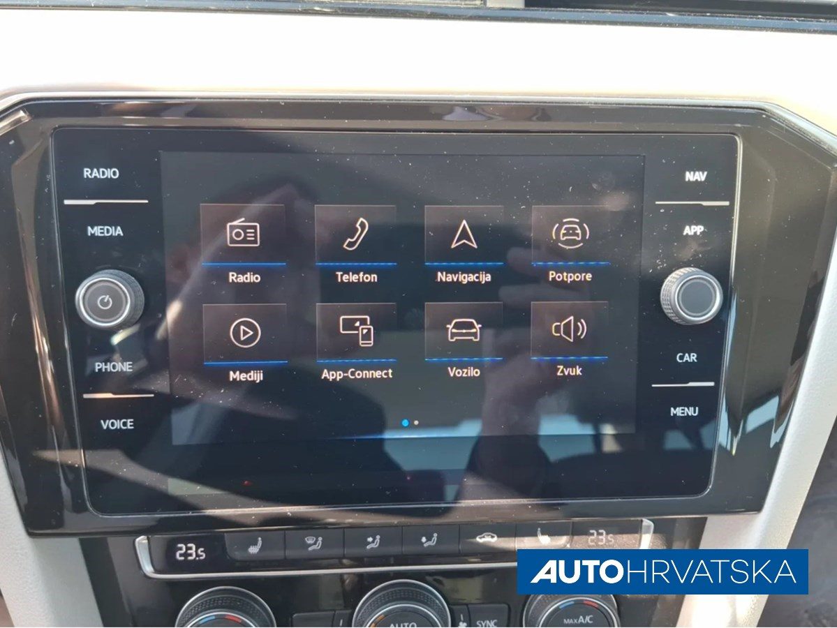 2019 Volkswagen Passat — fotografija 19
