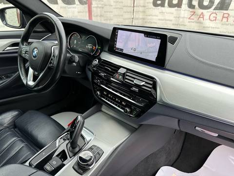 2017 BMW Serija 5 — sličica 19