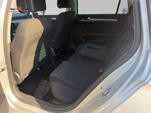 2021 Volkswagen Passat Variant — sličica 10