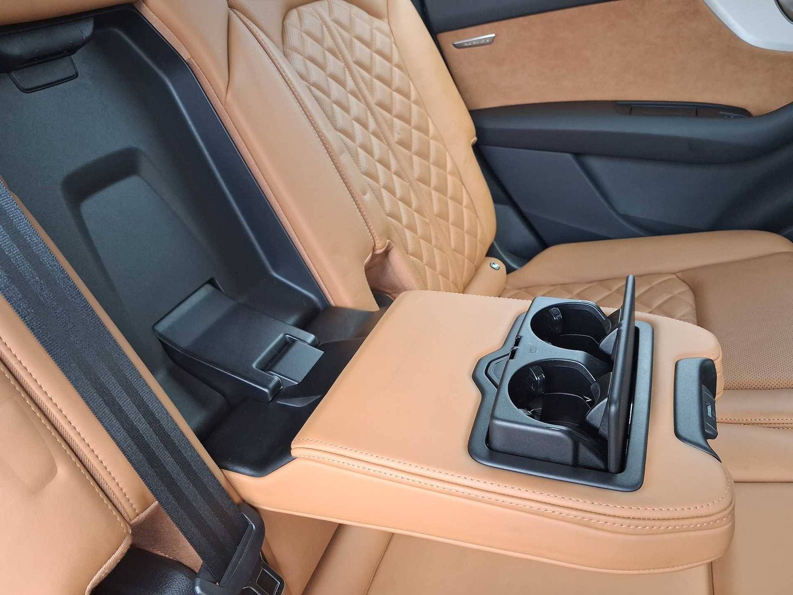 2021 Audi Q7 — fotografija 24