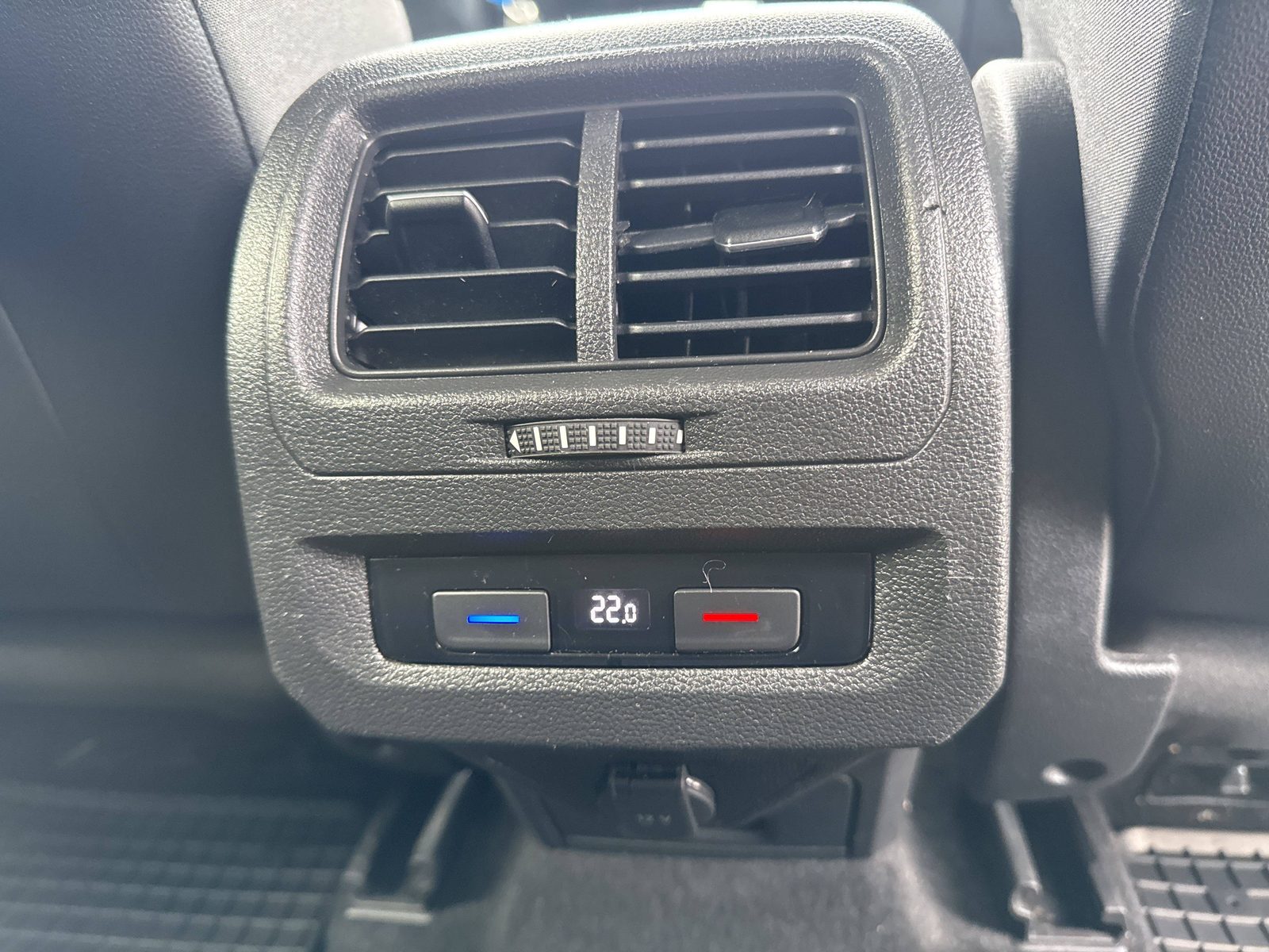 2022 Volkswagen Touran — fotografija 22