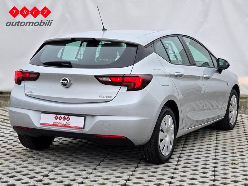 2019 Opel Astra — fotografija 4