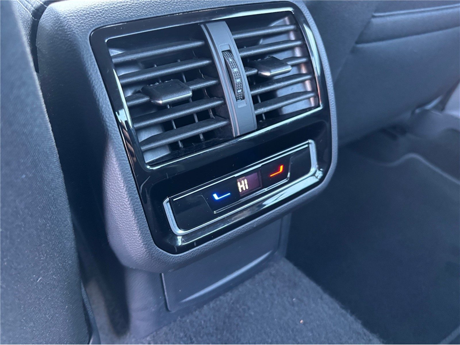 2021 Volkswagen Passat — fotografija 12