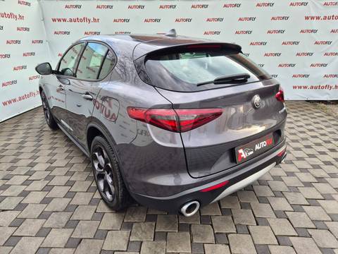 2017 Alfa Romeo Stelvio — sličica 6