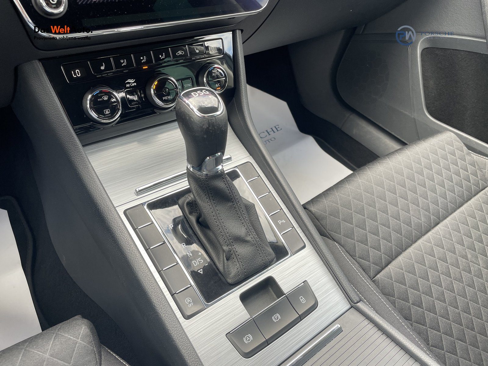 2021 Škoda Superb — fotografija 19