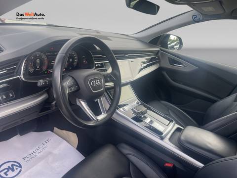 2020 Audi Q8 S line — sličica 11