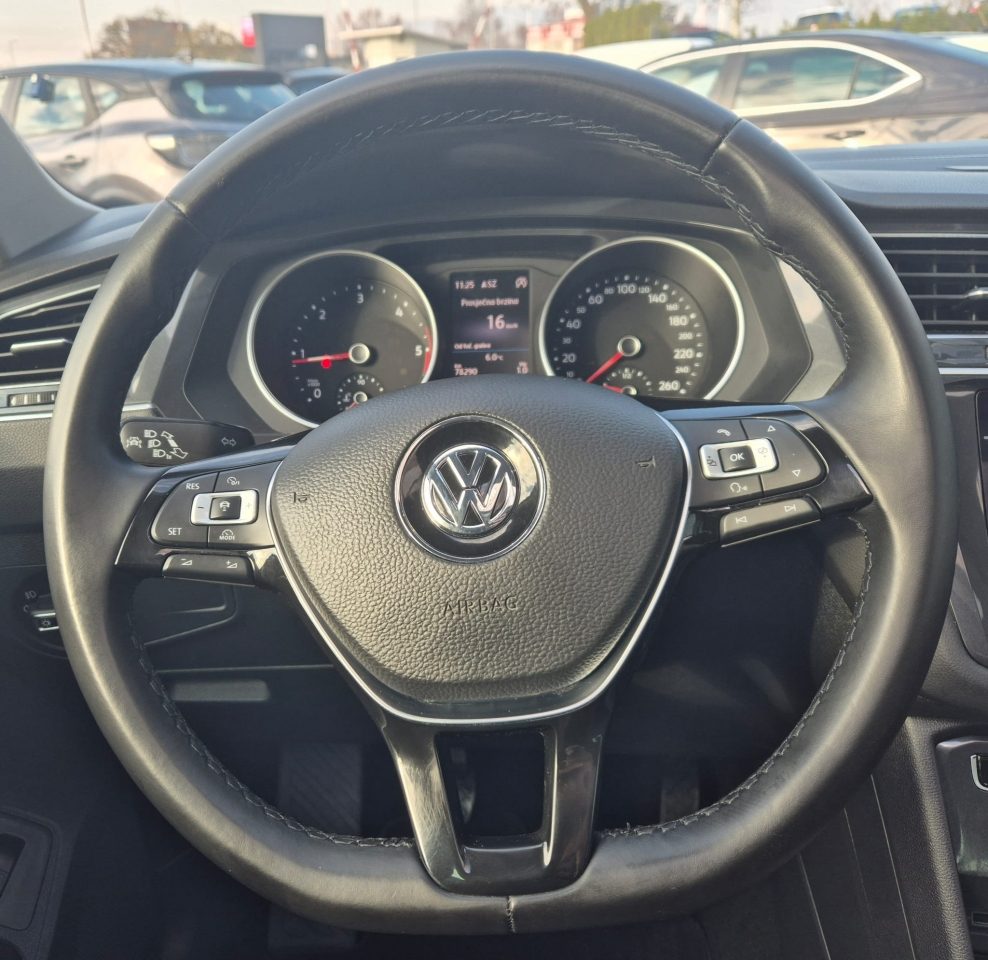 2018 Volkswagen Tiguan — fotografija 9