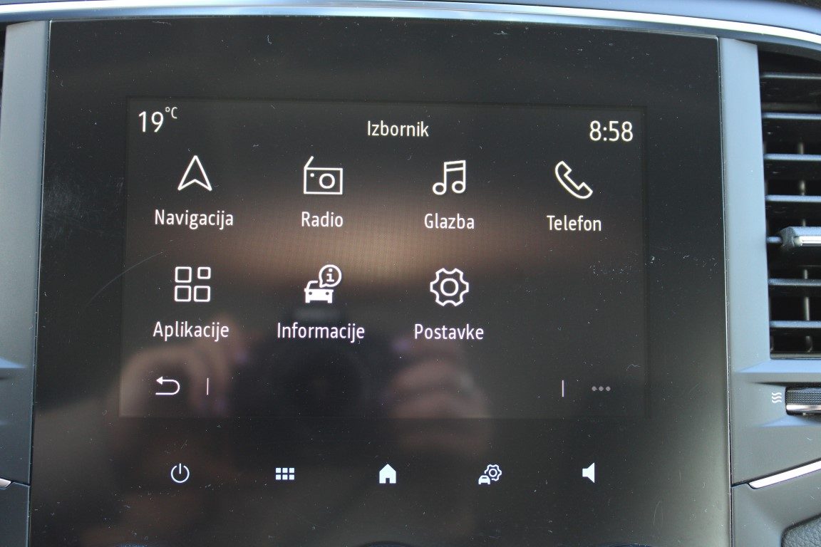 2021 Renault Megane Grandtour — fotografija 16