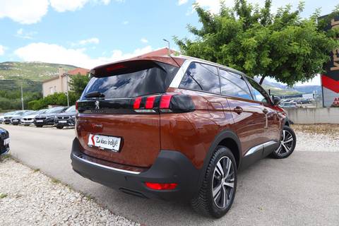 2023 Peugeot 5008 — sličica 16