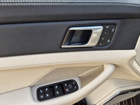 2022 Porsche Panamera — sličica 22