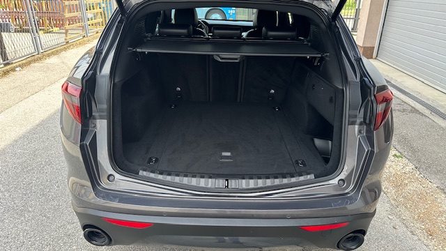 2022 Alfa Romeo Stelvio — fotografija 23