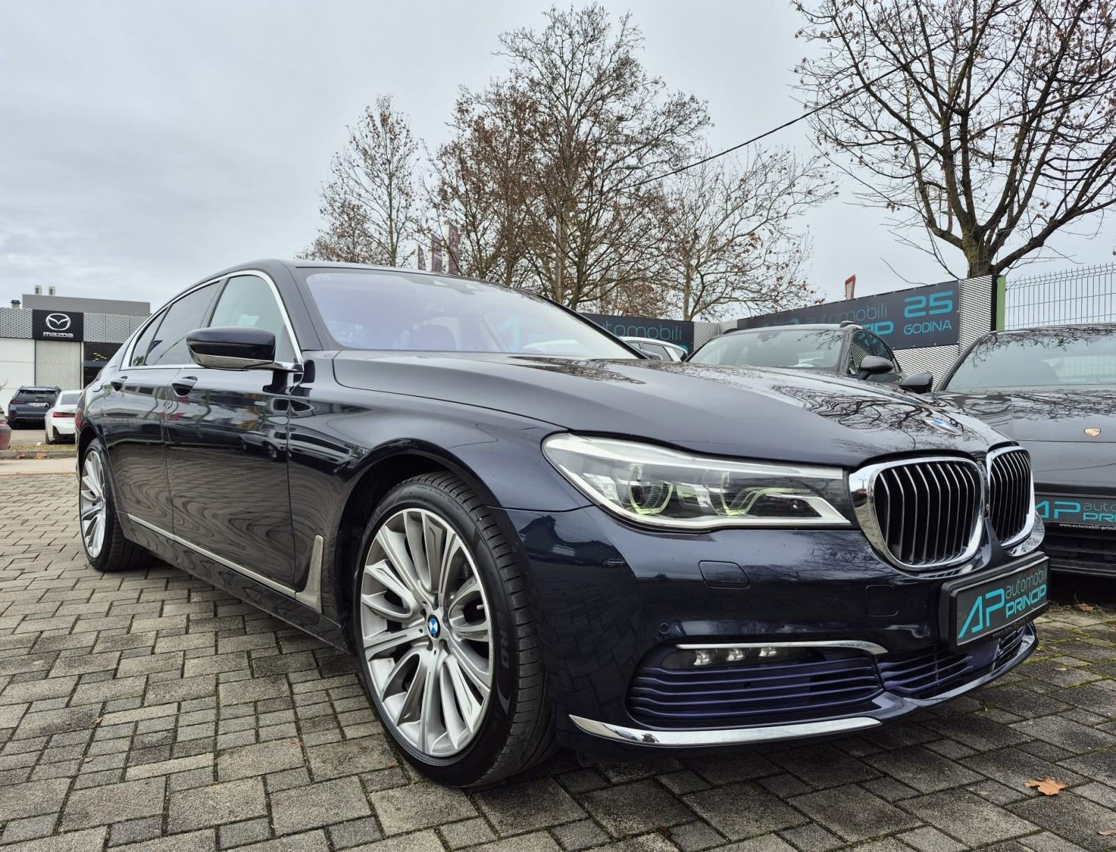 2016 BMW Serija 7 — fotografija 9