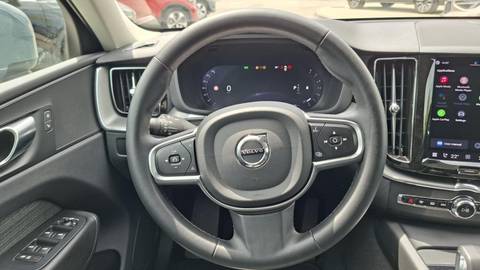 2023 Volvo XC60 — sličica 10