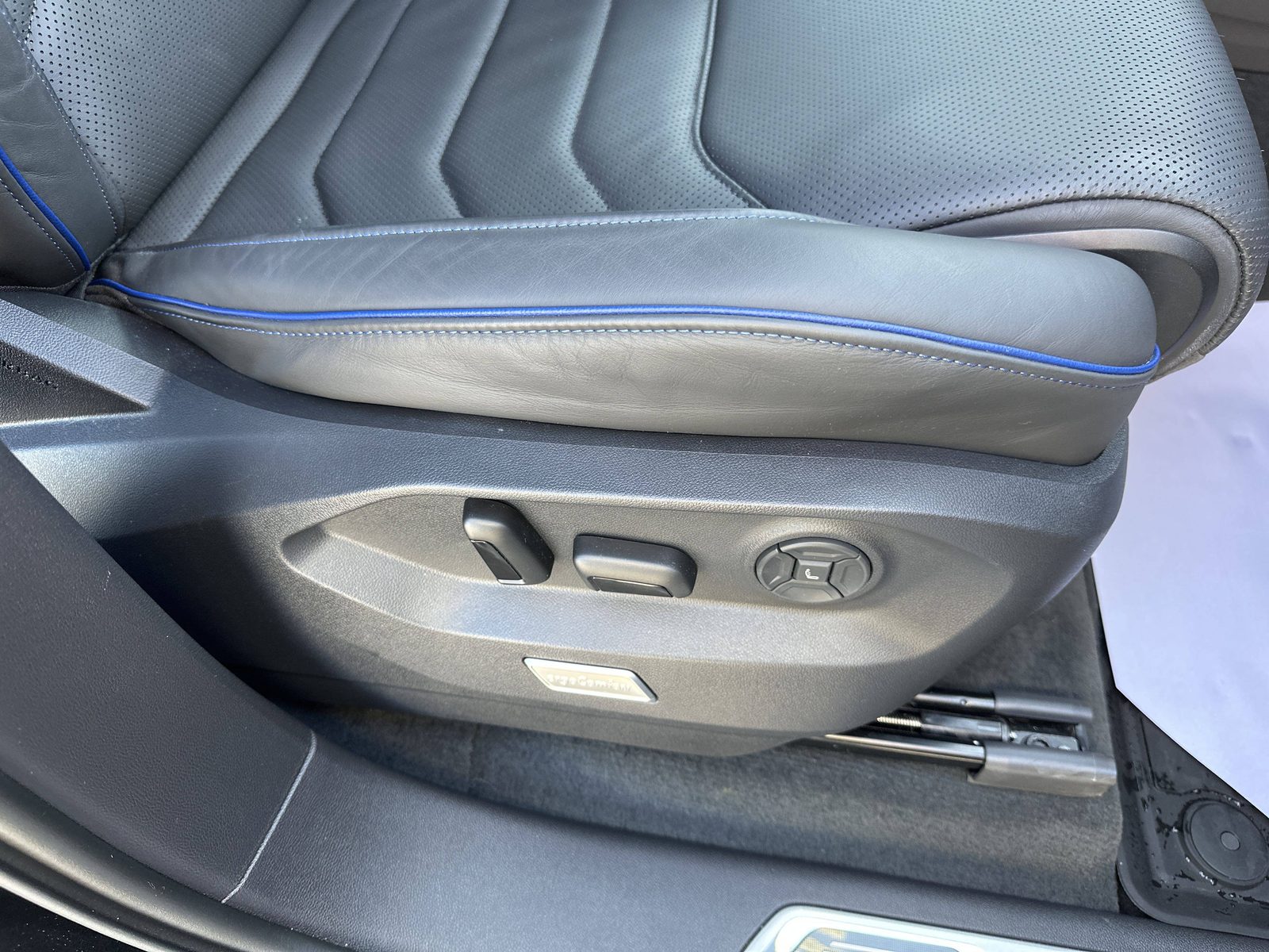 2024 Volkswagen Touareg — fotografija 22