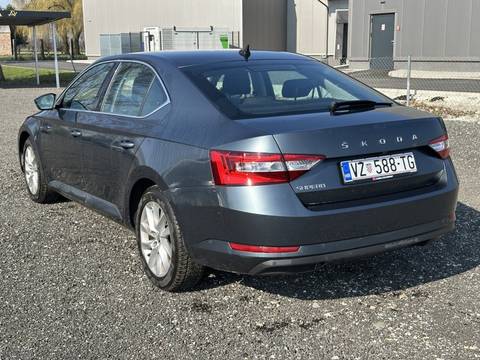 2021 Škoda Superb — sličica 8