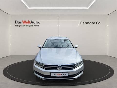 2019 Volkswagen Passat — sličica 8
