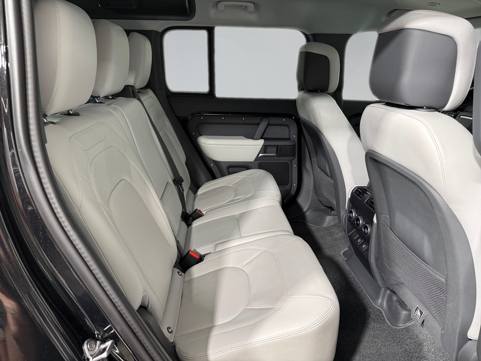 2025 Land Rover Defender — fotografija 19