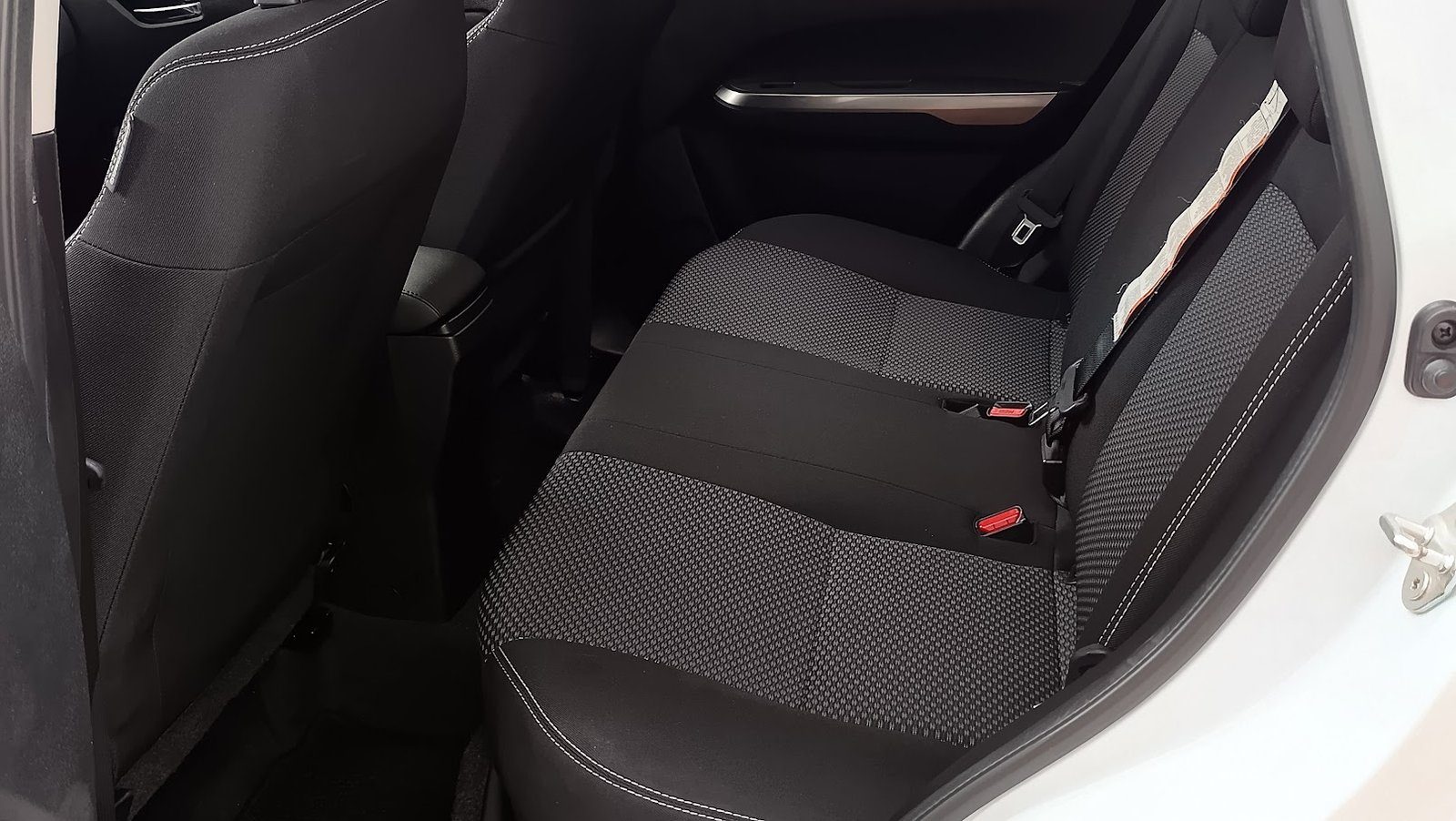 2023 Suzuki Vitara — fotografija 15