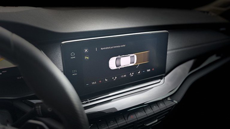 2022 Škoda Octavia — fotografija 11