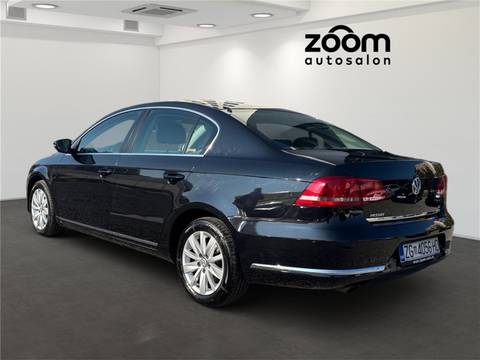 2011 Volkswagen Passat — sličica 3