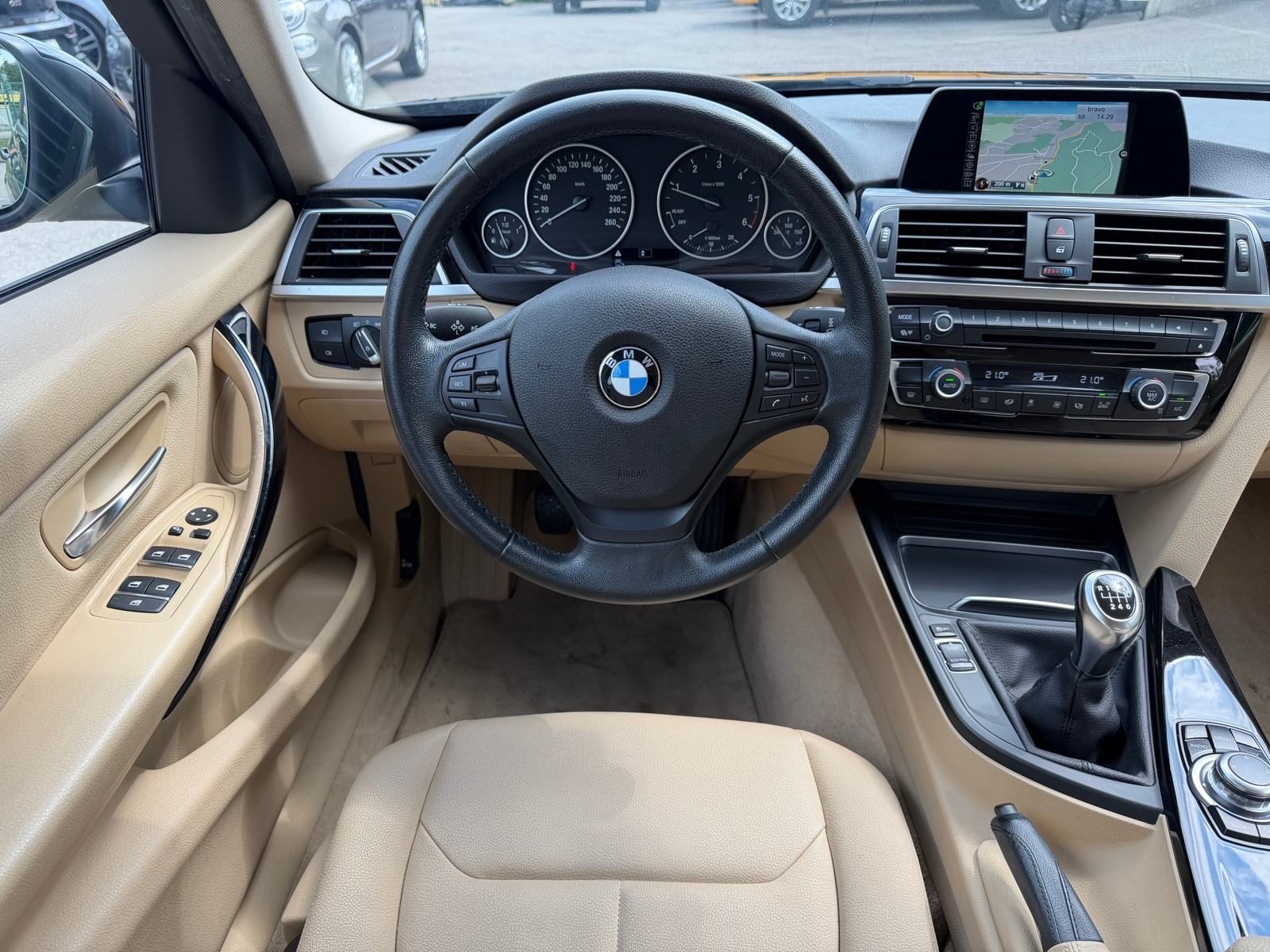 2016 BMW Serija 3 Advantage — fotografija 9