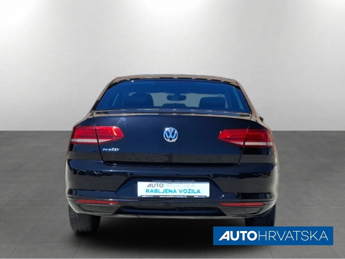 2019 Volkswagen Passat — fotografija 4
