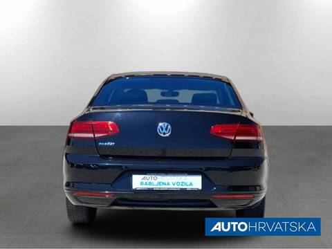 2019 Volkswagen Passat — sličica 4