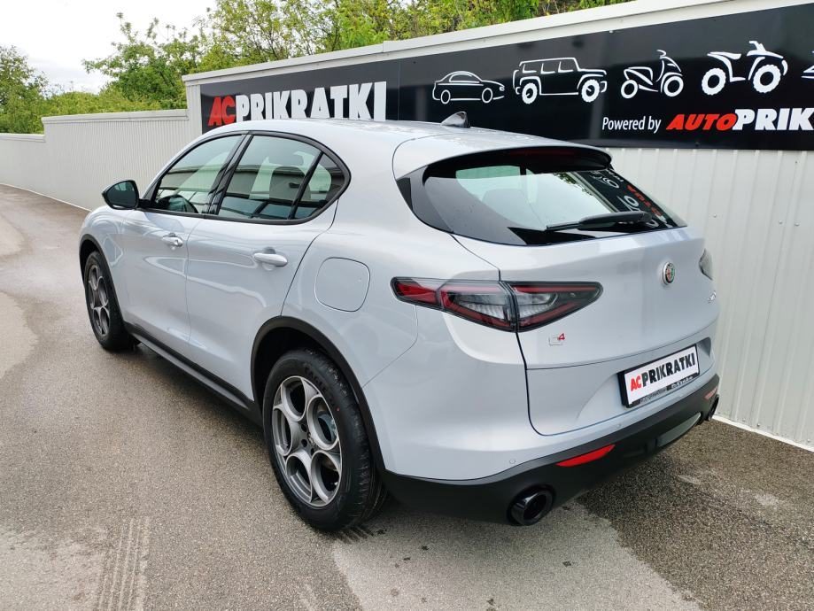 2024 Alfa Romeo Stelvio — fotografija 8