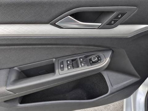 2021 Volkswagen Golf VIII — sličica 18