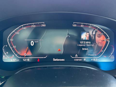 2022 BMW Serija 5 — sličica 10