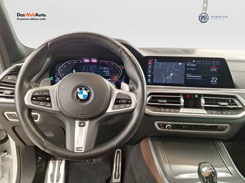 2022 BMW X5 — sličica 10