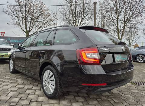 2020 Škoda Octavia Combi — sličica 4