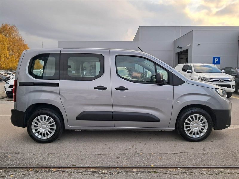 2026 Toyota Proace City Verso — fotografija 5