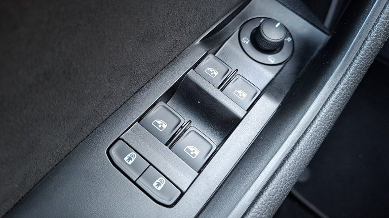 2023 Škoda Superb — fotografija 28