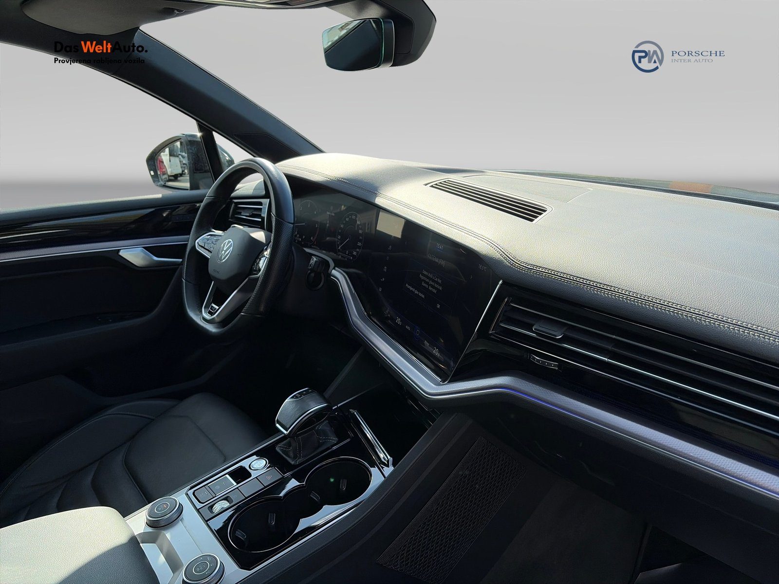 2023 Volkswagen Touareg R-Line — fotografija 13